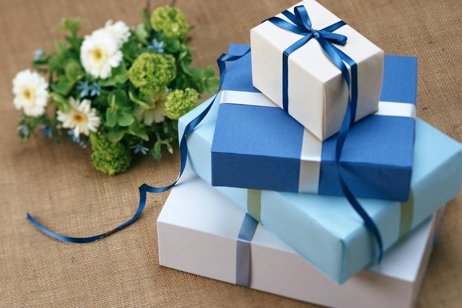 Souvenirs & Gifts